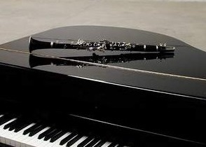 fragment-clarinet-keyboard-piano-black-white-54753081