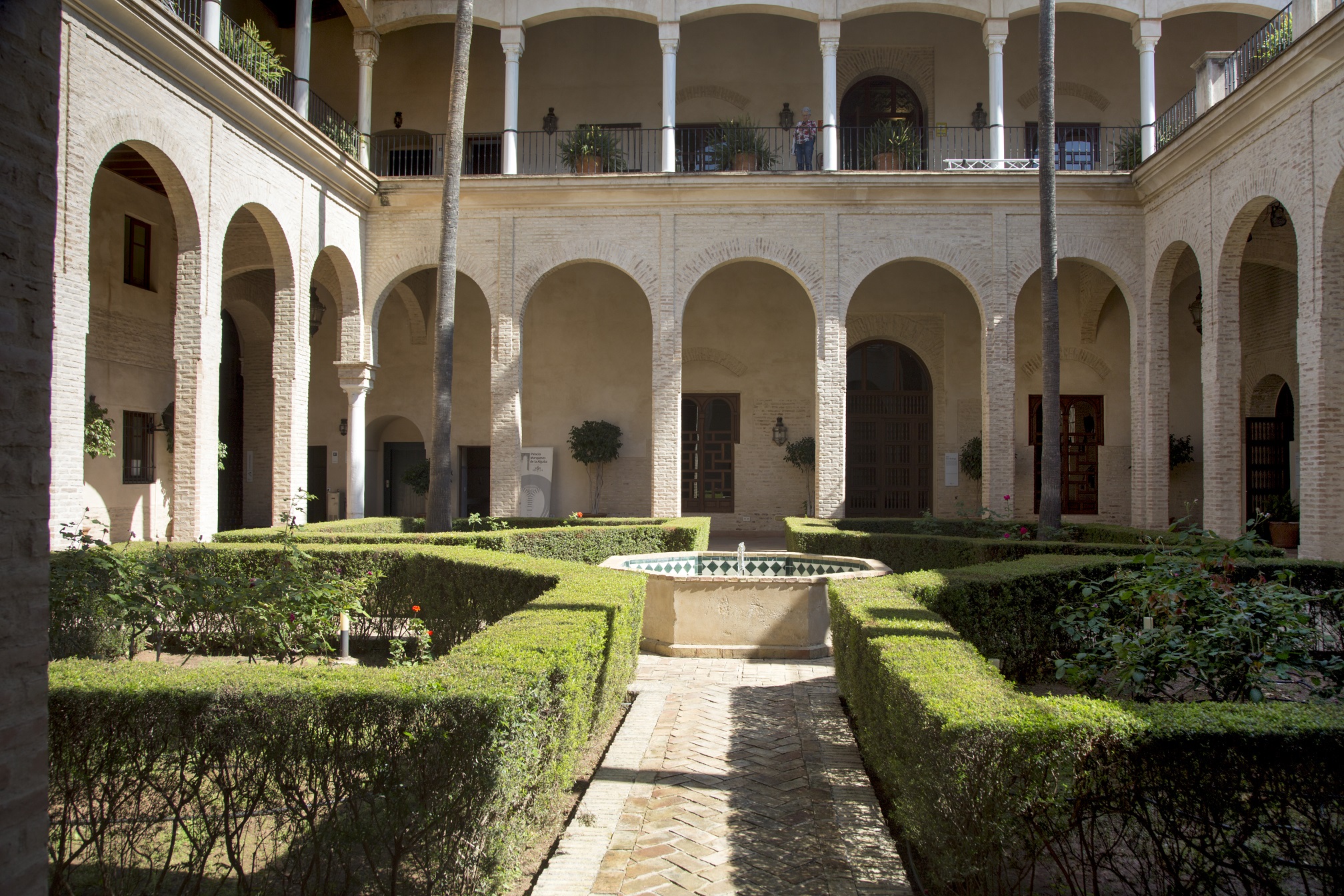 ñPUNTO-15-patio-algaba